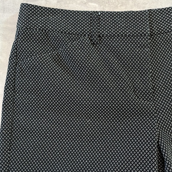 Express  editor shorts  Business casual shorts Black/white diamond pattern Sz 6 - Picture 3 of 9